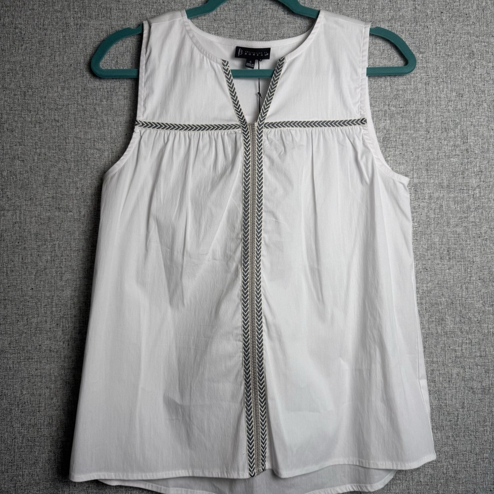 Bobeau White Embroidered Sleeveless Cotton Stretch Top Boho Peasant NWT SMALL
